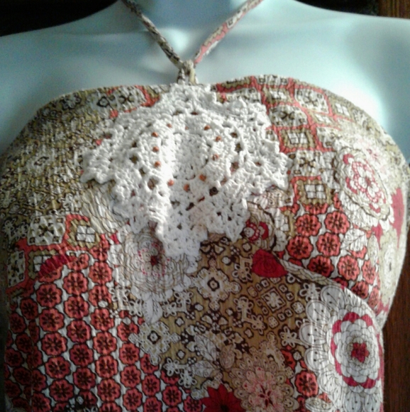 Floral,HalterStyle,Bohemian,Smock Top with Built In Bra & Lace & Bead Detail🦋🦋 - Picture 2 of 7